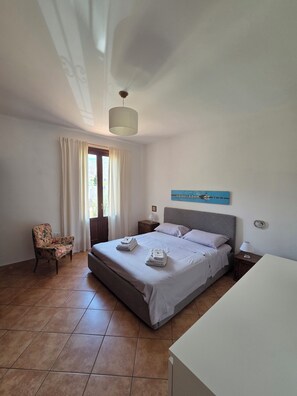 2 bedrooms, iron/ironing board, travel crib, free WiFi