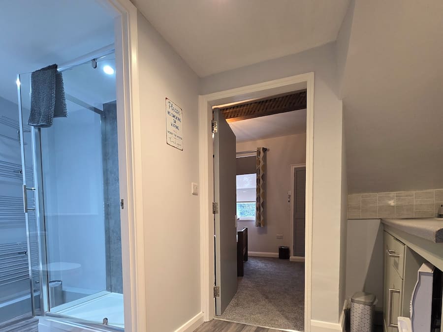 Chambre Classique, 1 chambre, salle de bains attenante, vue ville (Ground Floor Room )