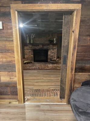 Interior - Mine Lick Creek Resort 128 (Baxter)