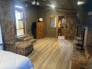 1 bedroom, WiFi, bed sheets - Mine Lick Creek Resort 128 (Baxter)