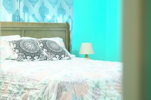 2 bedrooms, iron/ironing board, WiFi, bed sheets