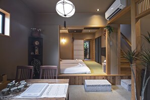 Living area - Konayuki Inn (Kyoto)