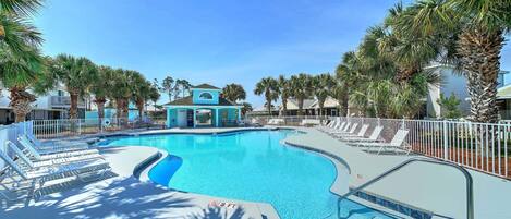 Een verwarmd zwembad