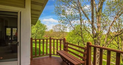 Executive Level Home
El Paso Golf Course
Close to the Twin Cities