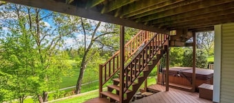 Executive Level Home
El Paso Golf Course
Close to the Twin Cities