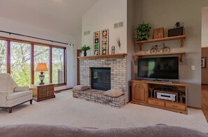 Fireplace - Executive Level Home
El Paso Golf Course
Close to the Twin Cities (El Paso)