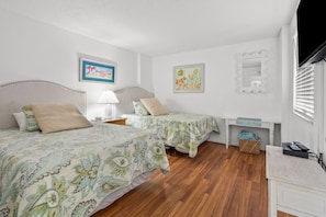 3 quartos, ferros/tábuas de passar roupa, Wi-Fi, roupa de cama