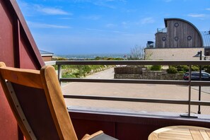 Unclassified image, 3 of 35, button