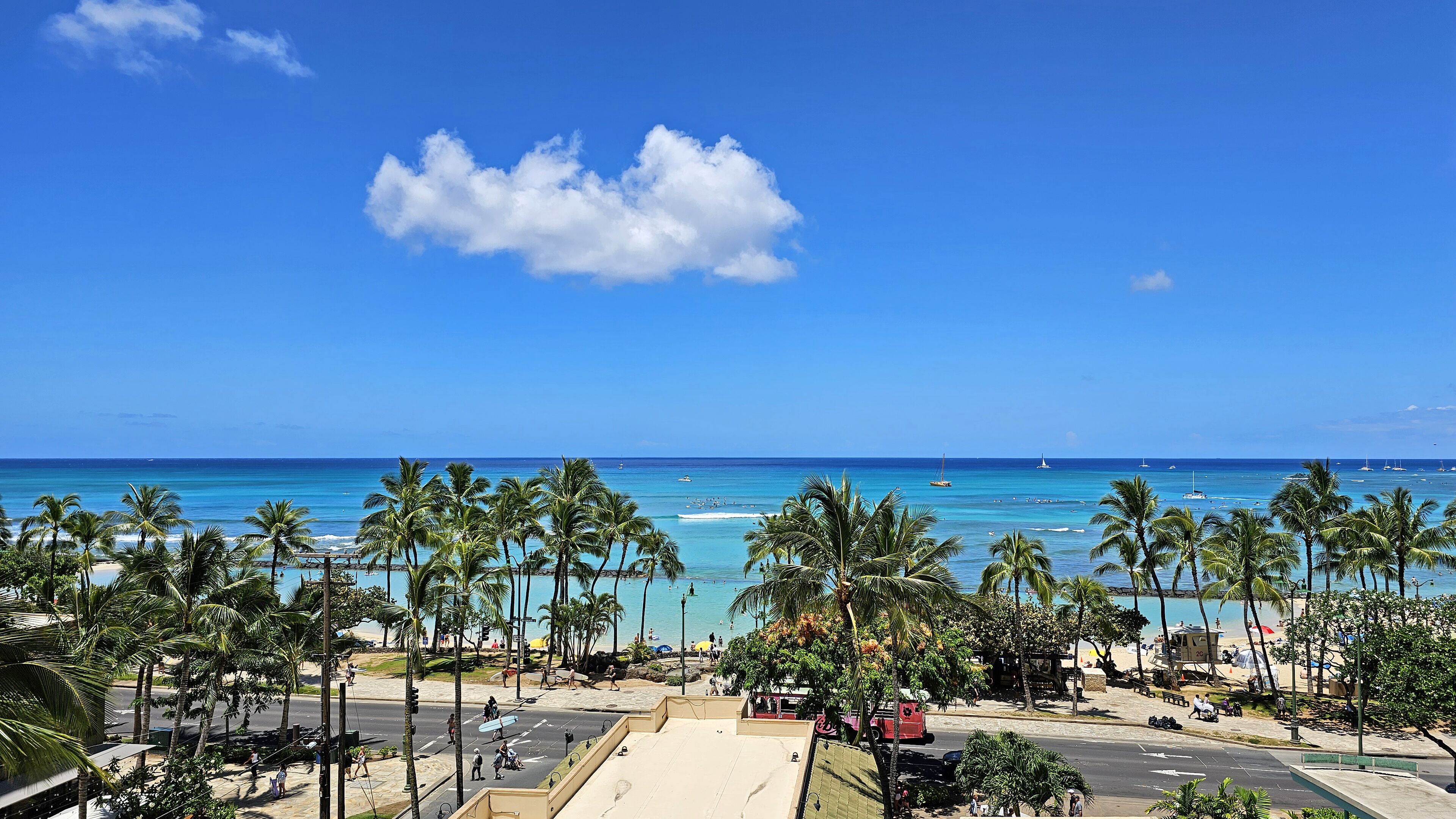 Large 2 Bedroom 2 Bath Condo Beach & Ocean Views