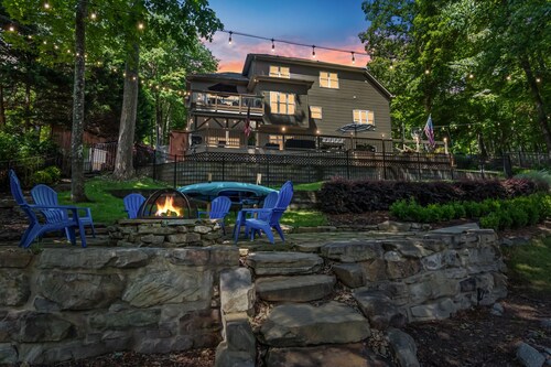 Winter specials!! Welcome to our LKN HOME! Sleeps 16! Boat Rental Available! 