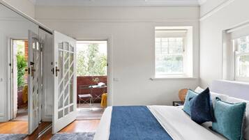 2 bedrooms, desk, iron/ironing board, travel cot