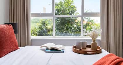 Chic Caulfield North Retreat