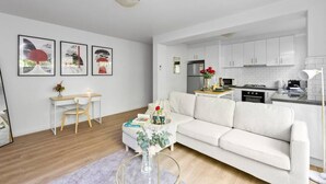 Unclassified image, 4 of 12, button - Romantic Retreat with Garden (Prahran)