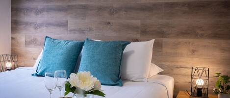 2 chambres, bureau, fer et planche à repasser, lit parapluie