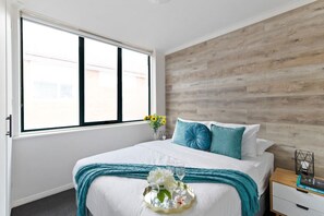 2 bedrooms, desk, iron/ironing board, travel cot