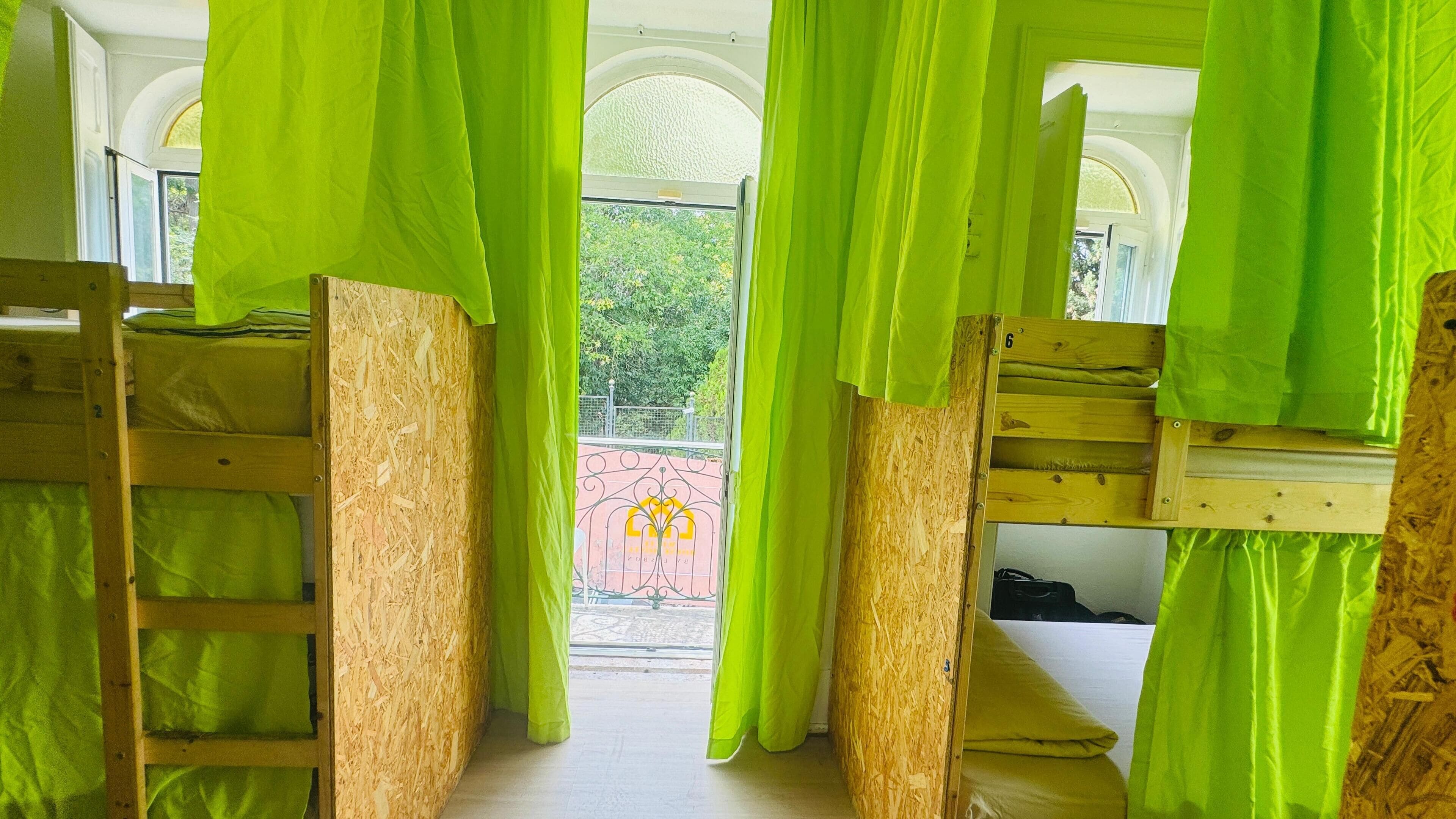 Bunk-Bed in 8 Person Mix Dormitory Room | Laundry