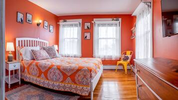 City Apartment, 1 Queen Bed | 1 bedroom, free cots/infant beds, free WiFi, bed sheets