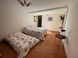 6 chambres, bureau, fer et planche à repasser, Wi-Fi