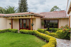 Unclassified image, 3 of 45, button - Guayllabamba Estate - Indoor Pool, Jacuzzi & Gym (Quito)