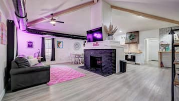 TV connectée, cheminée