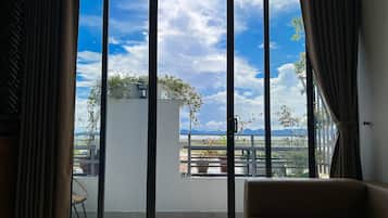 Family Apartment | Balcony