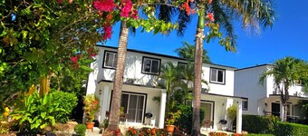 Tranquil and Spacious Townhouse-7 minutes to the beach