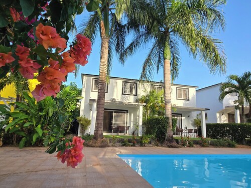 Tranquil and Spacious Townhouse-7 minutes to the beach
