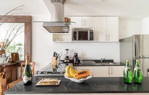 Fridge, microwave, oven, toaster - Polanco Designer Apartament  (Mexico City)