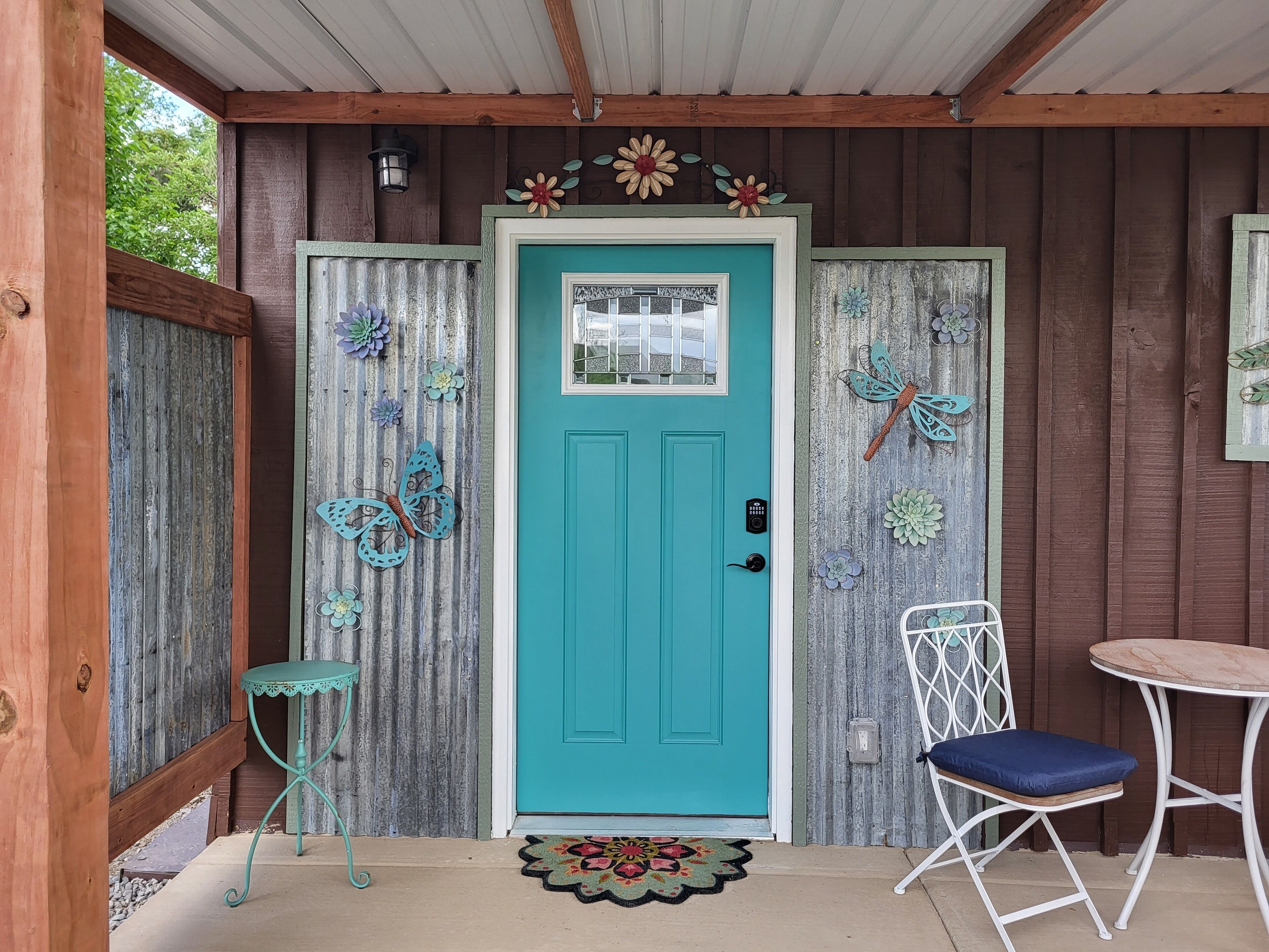 Charming cottage near wineries, hiking, biking and rafting - pet friendly!