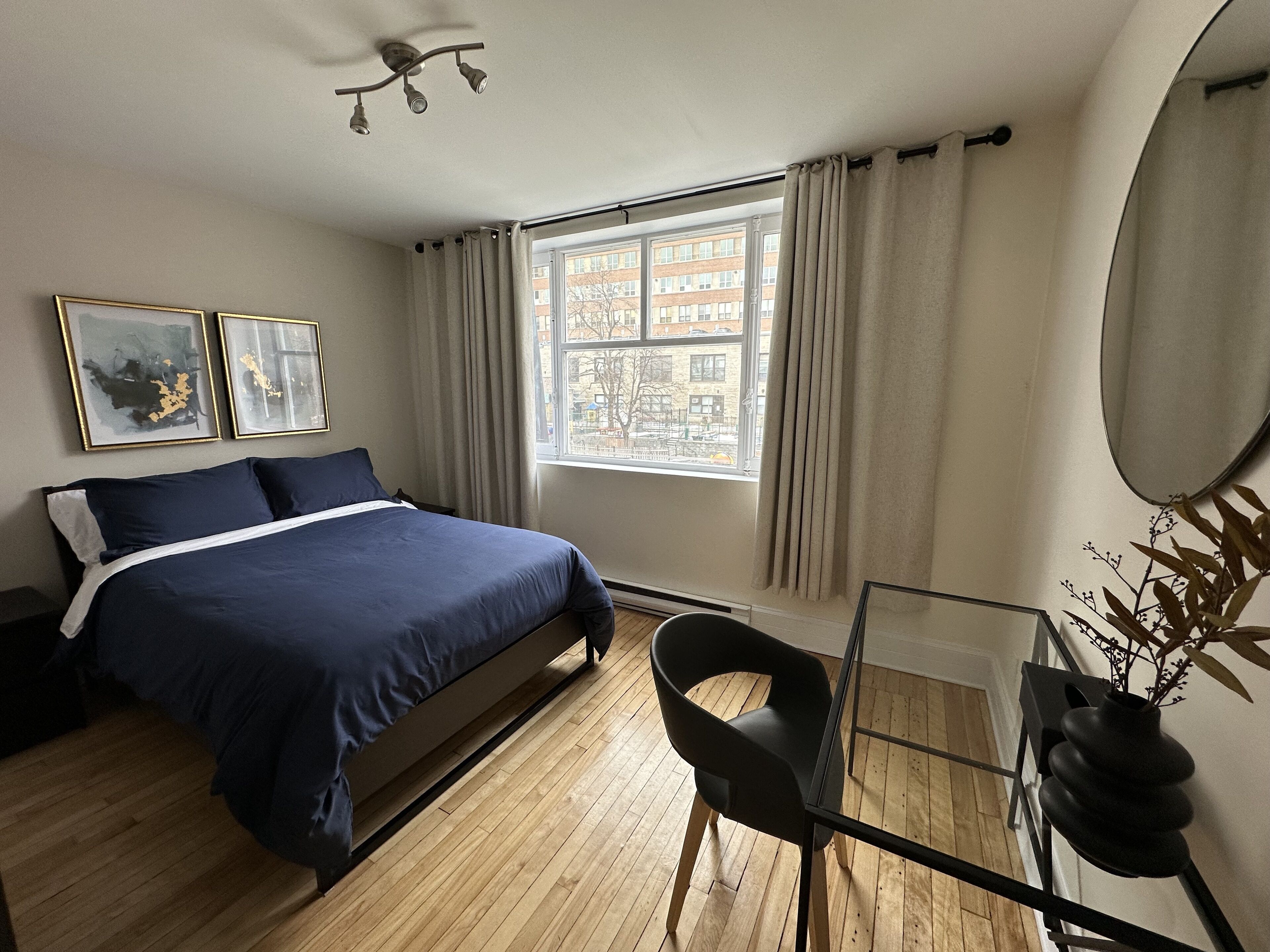 2 多间卧室、办公桌、熨斗/熨衣板、免费 WiFi