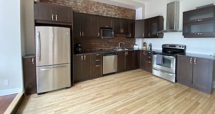 2BR Historic Luxury Retreat in the Heart of Golden Square Mile Downtown Montreal