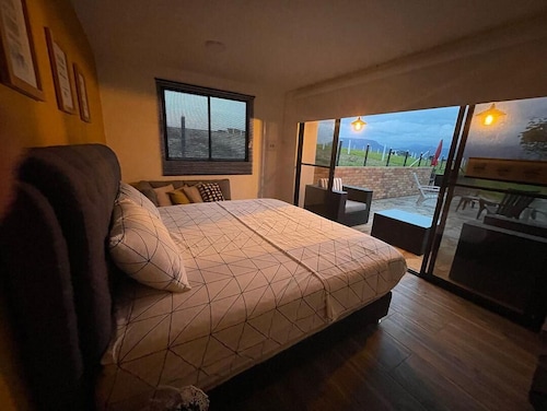 LUZ DE Luna Mesa DE LOS Santos Cabaña Romantica