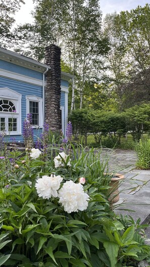 Property grounds - Catskill dreamy pet friendly country house  for a unique getaway experience. (Claryville)