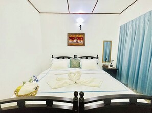 Deluxe Room, 1 King Bed