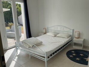 3 bedrooms, iron/ironing board, WiFi