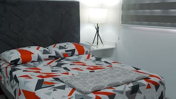 3 bedrooms, iron/ironing board, WiFi, bed sheets