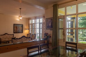 Studio, 1 makuuhuone | Oleskelualue | 32–tuumainen LCD-televisio, jossa kaapelikanavat