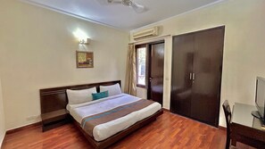 Deluxe Room | Hypo-allergenic bedding, desk, laptop workspace, soundproofing - Park Serviced Apartments Cyber City (Gurugram)