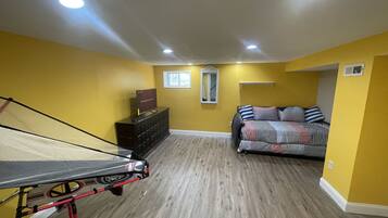 4 Schlafzimmer, Bügeleisen/Bügelbrett, WLAN, Bettwäsche