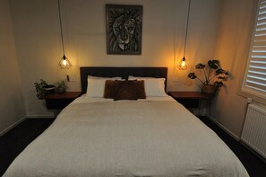 4 bedrooms, WiFi - Modern Mountain View 2 (Jindabyne)