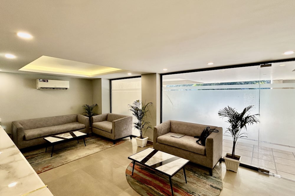 Residences By Hotel Limon