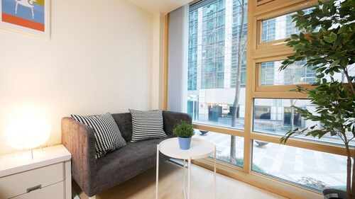 LOVELY PLACE, PRIME LOCATION ! 5 minutes to the subway