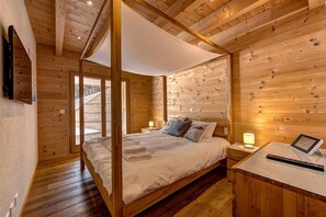 6 Schlafzimmer, Schreibtisch, Bügeleisen/Bügelbrett, WLAN