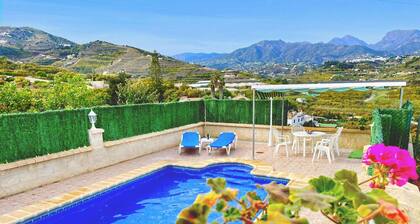 Cosy villa with amazing views