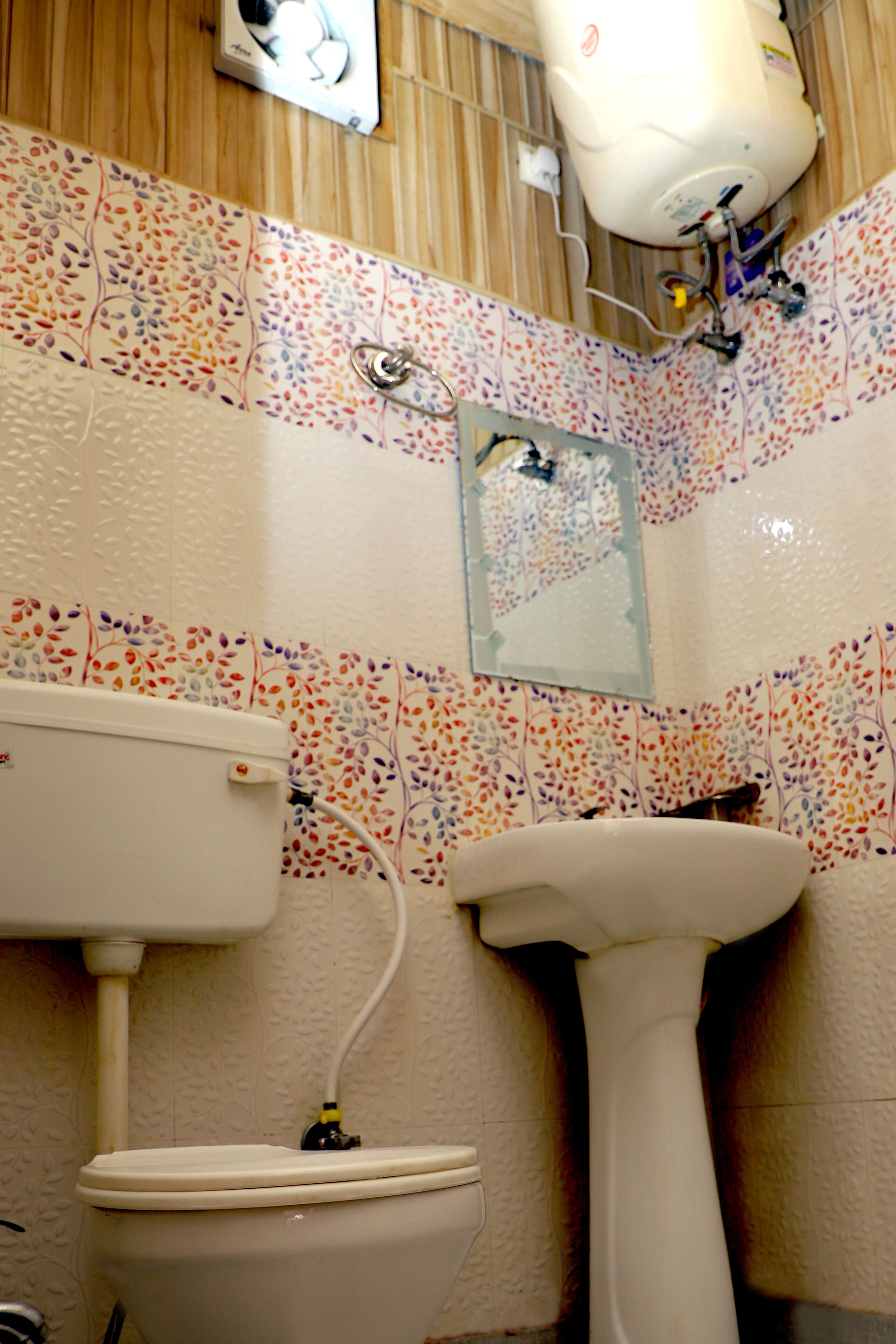 Ducha, artículos de tocador gratuitos, toallas, jabón