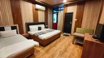 Family Room | Premium bedding, desk, blackout curtains, free WiFi