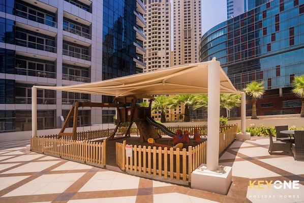 Children’s play area – outdoor