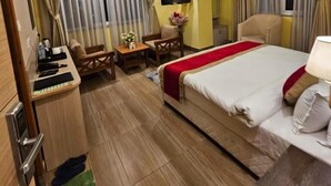 Luxury Room | Soundproofing, WiFi (free) - Hotel Krishna Kathmandu (Kathmandu)