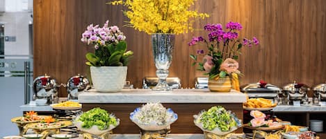 Tägliches inbegriffenes großes Frühstück