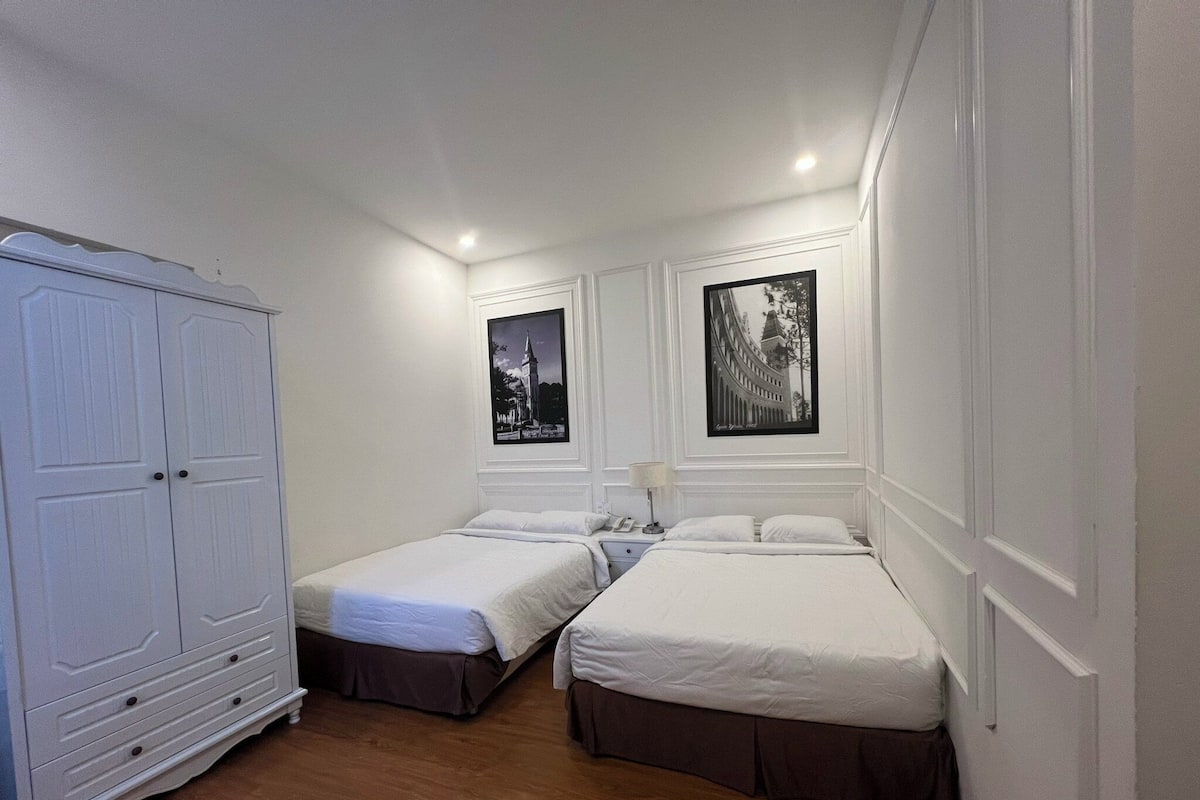 Premium bedding, in-room safe, individually decorated, blackout curtains
